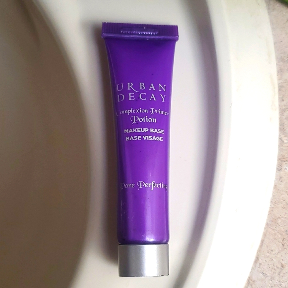 URBAN DECAY Makeup Base